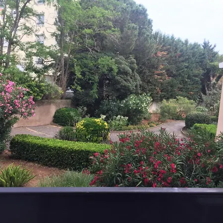 公寓 Renove Dans Tranquille ,au Calme,200m De La Avec Parking Prive *